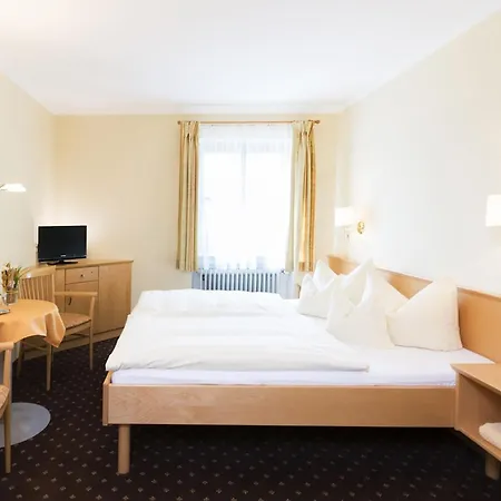 Glaser Gæstehus 3*